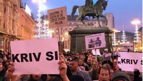 Hiljade ljudi na protestu protiv Bandića u Zagrebu