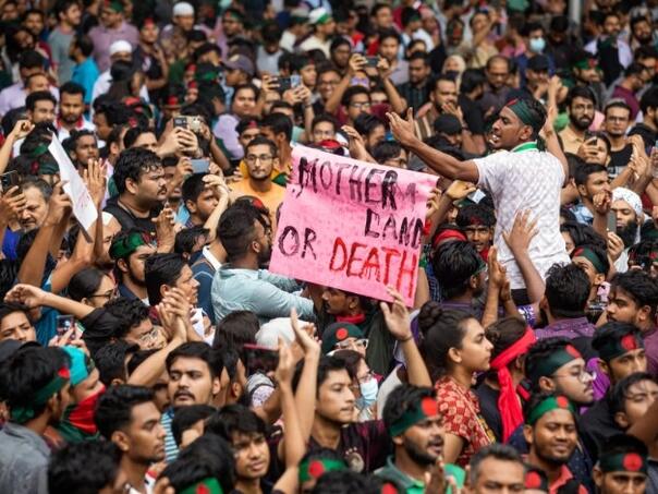 Hiljade ljudi na ulicama Dake: Protesti zbog svrgavanja bivše premijerke