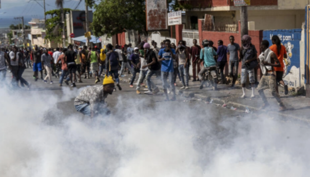 Hiljade ljudi na ulicama Haitija u znak protesta protiv vladinog poziva na stranu intervenciju