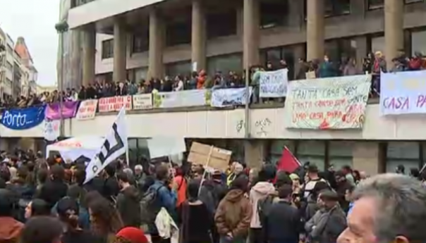 Hiljade ljudi na ulicama zbog skoka cijena kirija i nekretnina