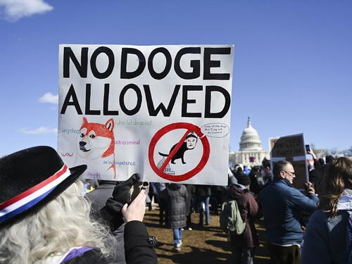 Hiljade ljudi u Washingtonu protestvovalo protiv Muska i Trumpa