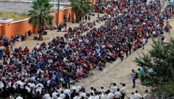 Hiljade migranata iz centralne Amerike ponovo krenule ka SAD-u