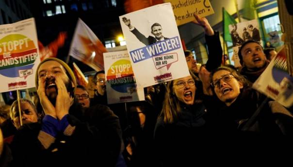 Hiljade Nijemaca protestvovalo protiv "pakta" s krajnjom desnicom u Tiringiji
