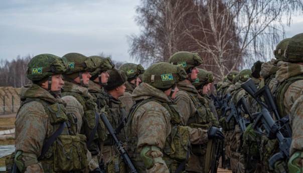 Hiljade Rusa se navodno predalo putem telefonske linije 'Želim da živim'