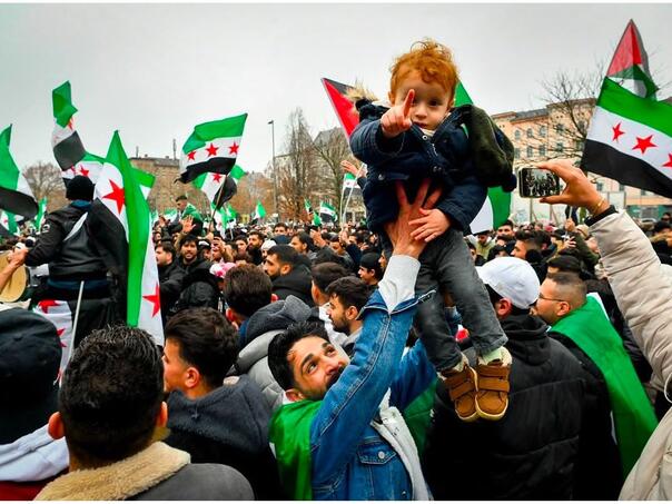 Hiljade Sirijaca slave i na ulicama Berlina: Diktatura je gotova!