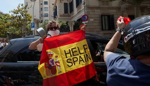 Hiljade Španaca na ulicama Madrida traži smjenu premijera Sancheza