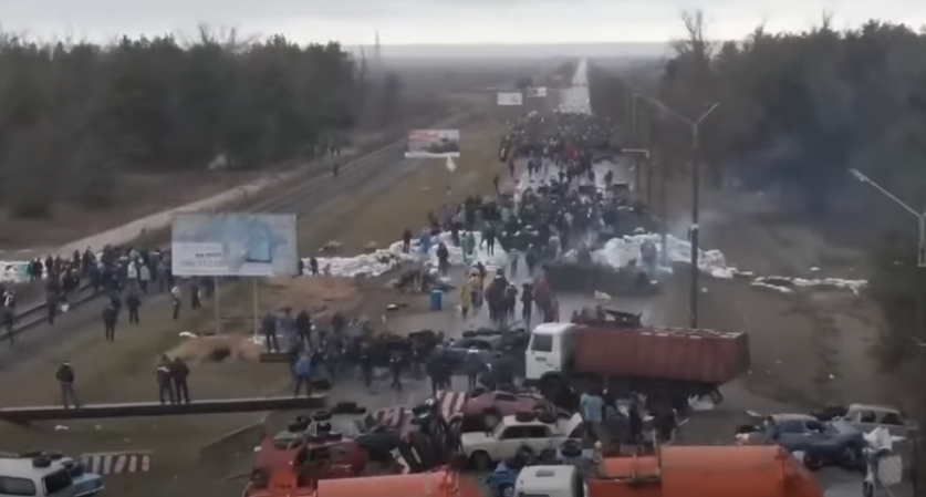 Hiljade stanovnika Enerhodara brane svoj grad od ruske invazije