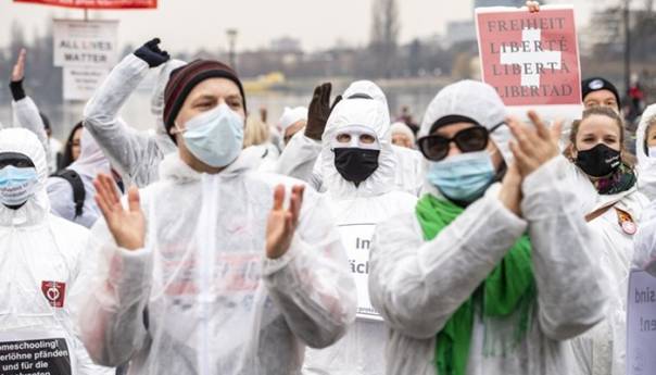 Hiljade Švicaraca protestvovalo protiv restriktivnih mjera