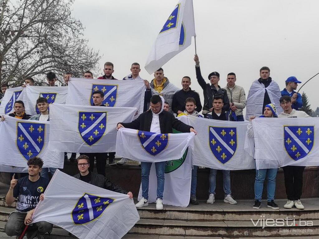 Hiljade učenika obilježilo Dan nezavisnosti u Tuzli