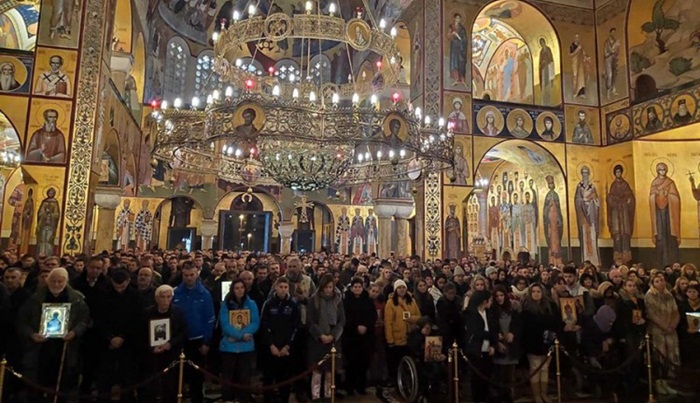 Hiljade vjernika i večeras na molebanu u Sabornom hramu u Podgorici