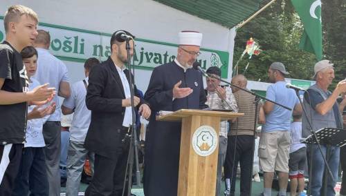 Hiljade vjernika na Ajvatovici: Moramo vjerovati i boriti se