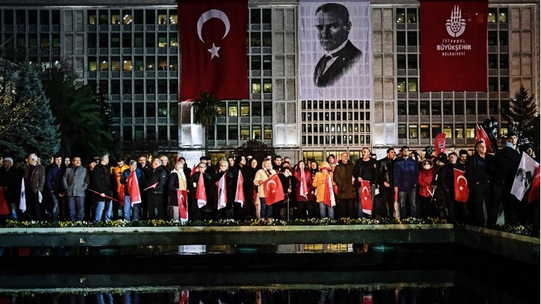 Hiljade Turaka protestovalo protiv presude gradonačelniku Istanbula