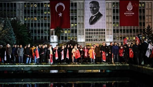 Hiljade Turaka protestovalo protiv presude gradonačelniku Istanbula