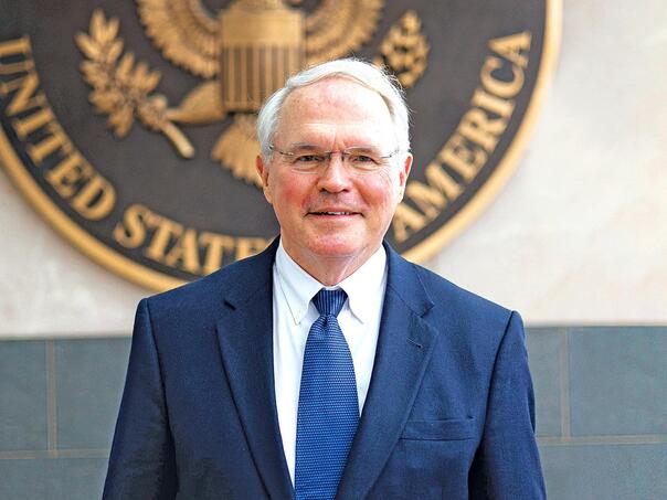 Hill: Dijalog Beograda i Prištine treba preispitati, napredak je prespor