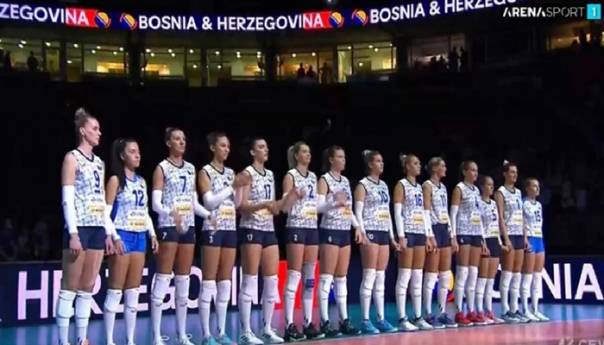 Himna BiH u Beogradu ispraćena aplauzom, navijači BiH pjevali odbojkašici Srbije