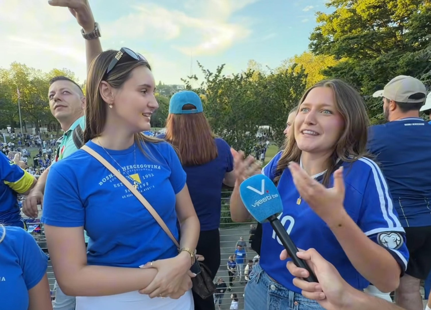 Hit video iz Seattlea: Svaki dan klanjam da Demirović pogodi