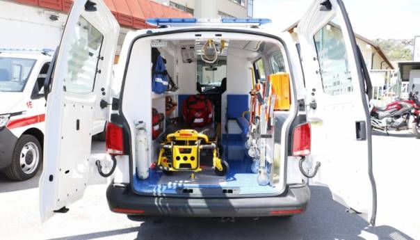 Hitna pomoć bogatija za dva savremena sanitetska vozila