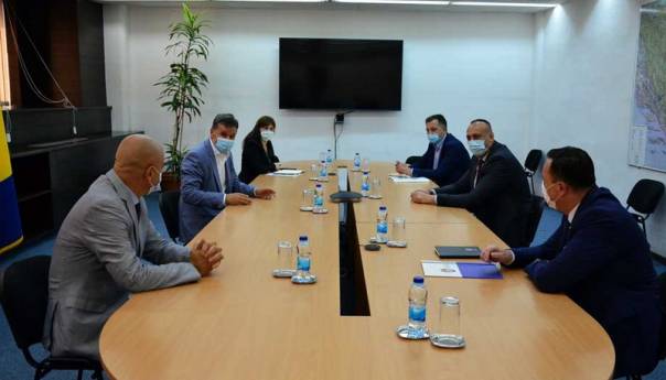 Novalić sazvao hitan sastanak sa kantonalnim premijerima