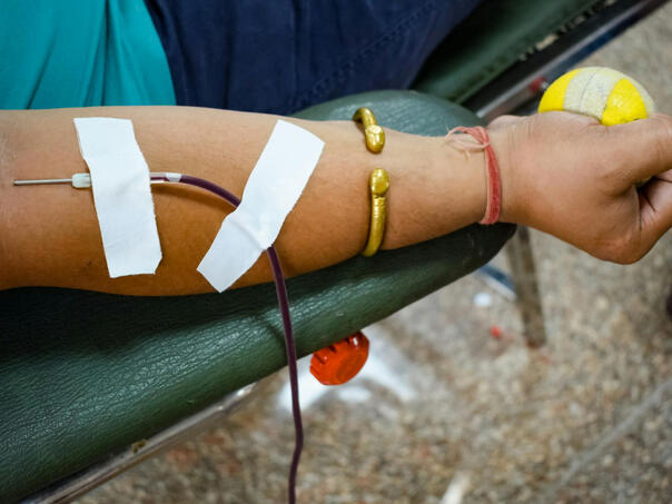 Hitno potrebni davaoci krvi za teško povrijeđenog dječaka u Tuzli