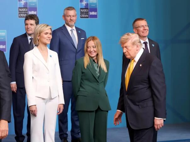 Hladan susret Trumpa i Meloni: Prošao pored nje bez pozdrava, kamere sve zabilježile