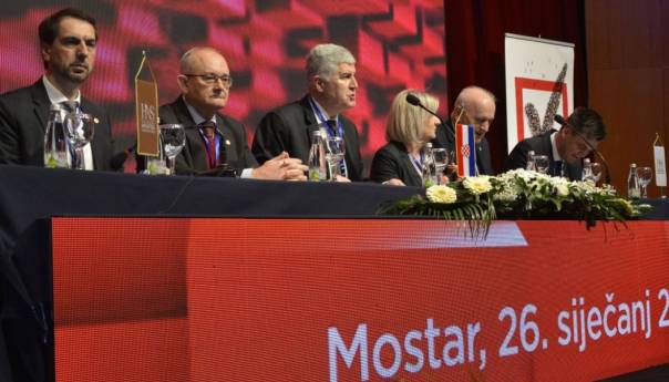 HNS: Izetbegović želi srušiti Daytonski sporazum