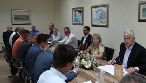 HNS nezadovoljan zbog smjene Kriznog stožera FBIH