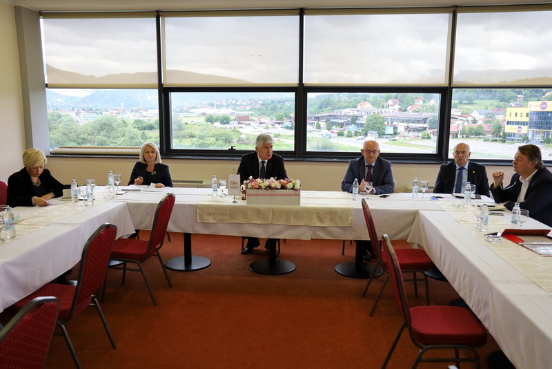 HNS: Zajednički nastup svih prohrvatskih stranaka na izborima