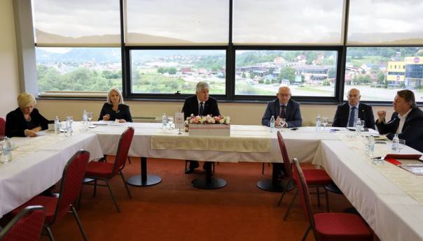 HNS: Zajednički nastup svih prohrvatskih stranaka na izborima
