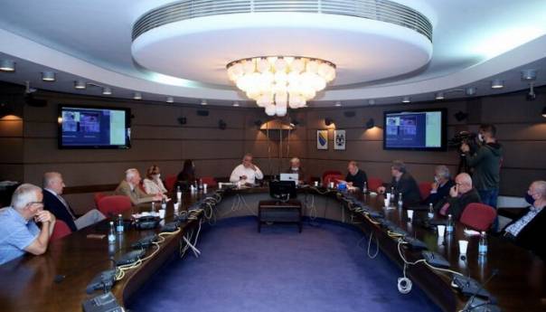 HNV: Pozivamo HDZ da se ne svrstava na stranu onih koji veličaju ratne zločine