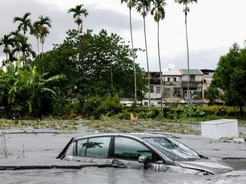 Haos u Kini: Zbog supertajfuna evakuisano skoro dva miliona ljudi