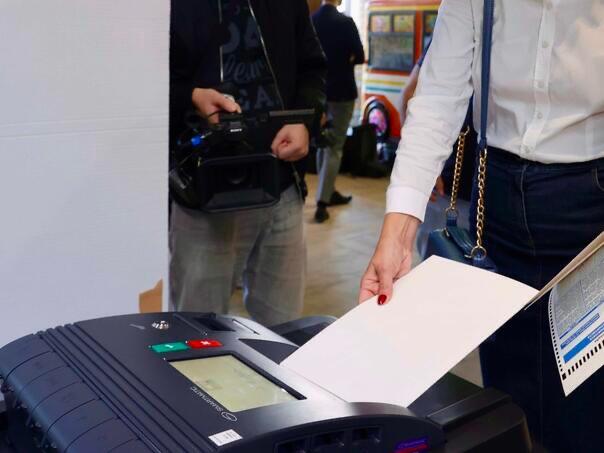 Hoće li BiH na izbore s novom tehnologijom: Ko se boji skenera?