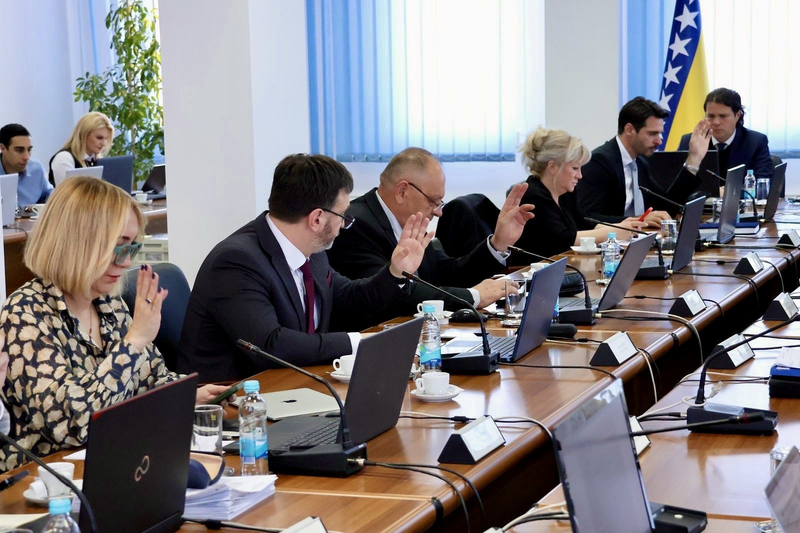 Hoće li vlast prevariti radnike u trgovini: Opet će raditi nedjeljom?
