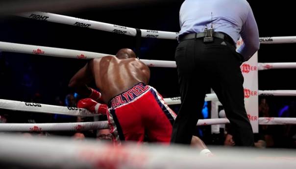 Holyfield u povratku izgubio od Belforta prekidom već u prvoj rundi