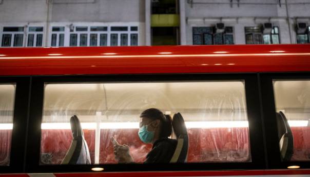 Hong Kong pooštrio mjere, obavezno nošenje maski, zatvaraju se teretane