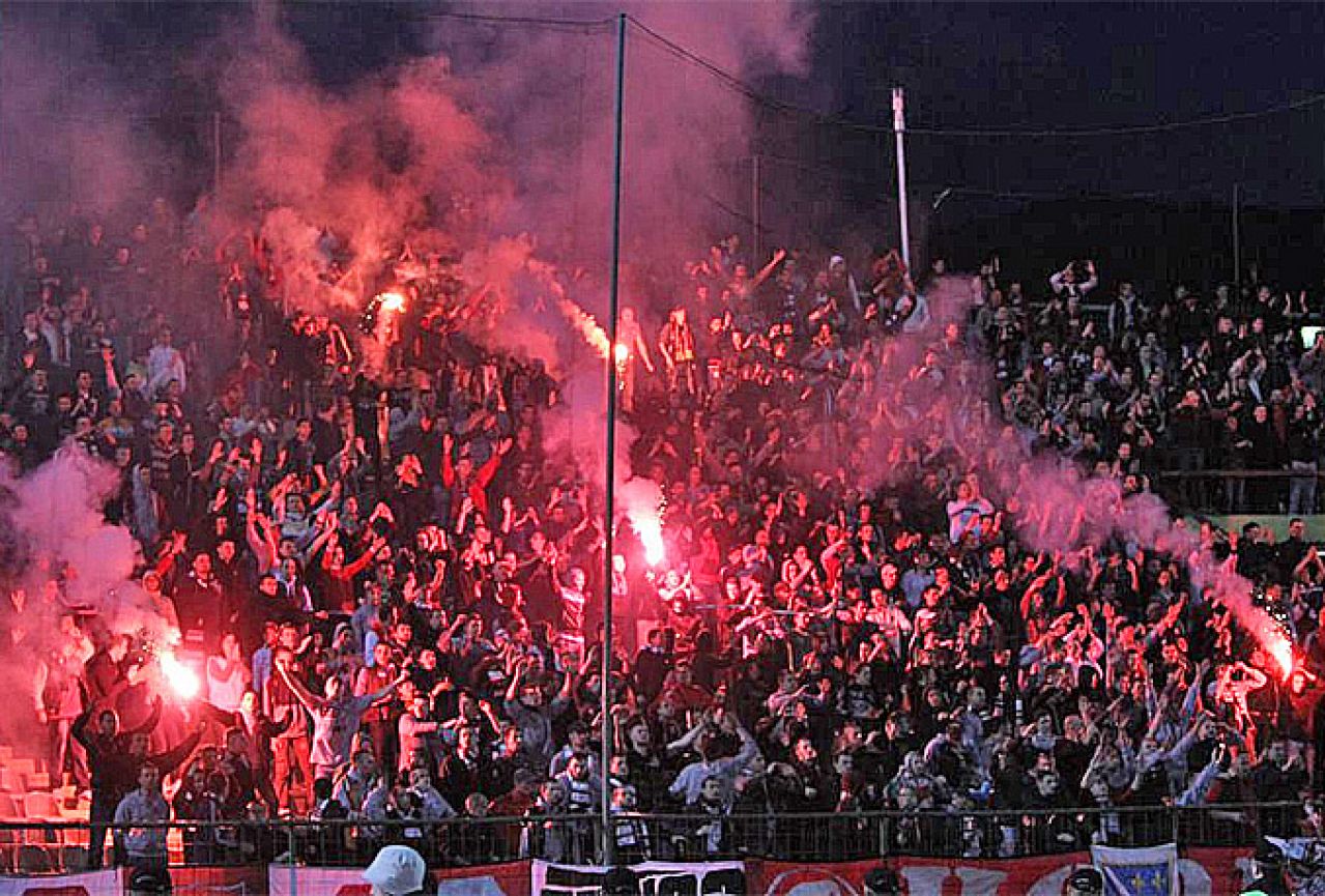 Horde zla: Sabrini Buljubašić i Valentinu Ilievskom nije mjesto u FK Sarajevo