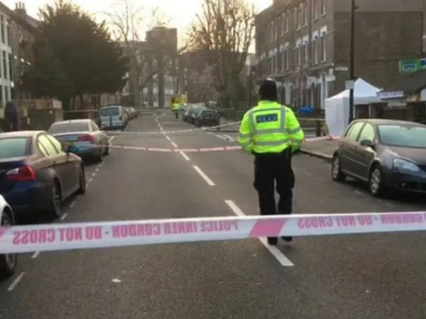 Horor u Londonu: Muškarci izbodeni nožem, jedan osumnjičeni u kritičnom stanju