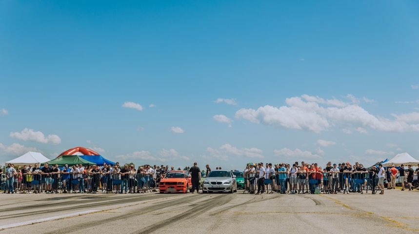 Horor u Osijeku: Vozač autom na Street Raceu uletio među gledaoce, ima povrijeđenih