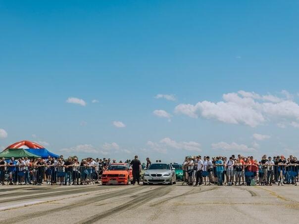 Horor u Osijeku: Vozač autom na Street Raceu uletio među gledaoce, ima povrijeđenih