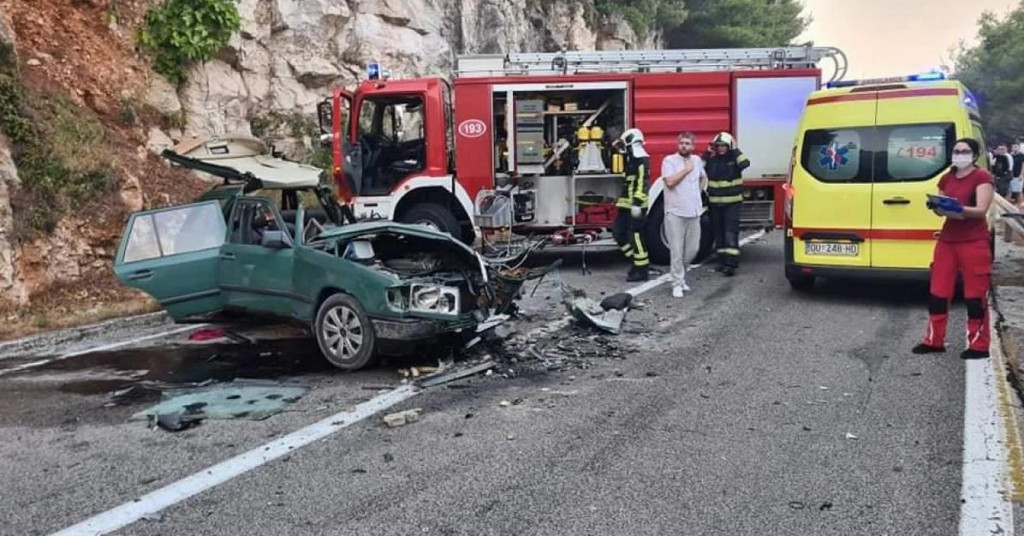Horor u RH: U sudaru dva auta i kamiona jedno poginulo, četvoro u bolnici
