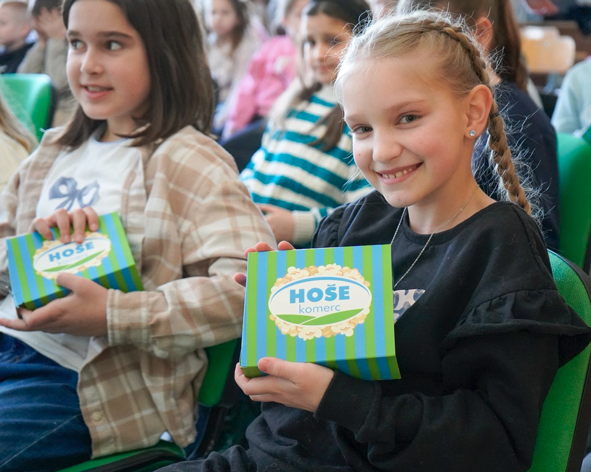 Hoše komerc donirao Osnovnoj školi "Amer Ćenanović" vrijednu opremu