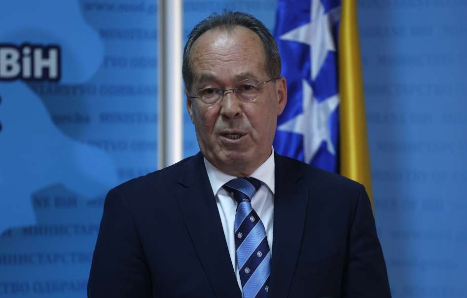 Hospitaliziran ministar odbrane BiH Sifet Podžić