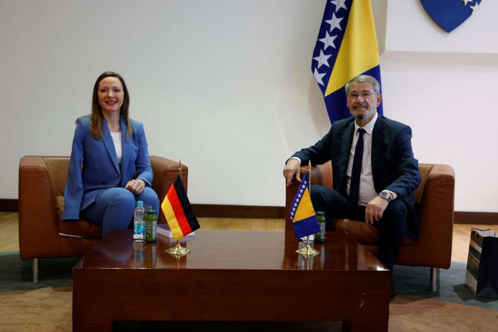 Hostert podržala rad visokog predstavnika i osudila napad na ustavni poredak BiH
