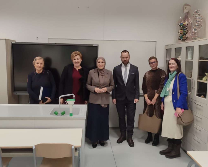 Hota-Muminović posjetila OŠ “Grbavica I”: Saradnjom do boljih škola