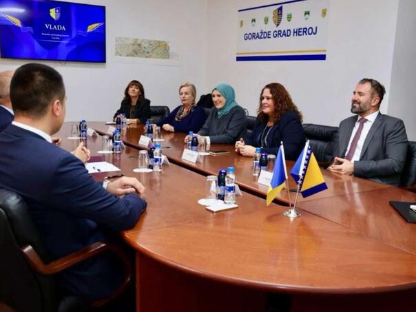Hota-Muminović u Goraždu: Vrijeme je za promjene u obrazovanju