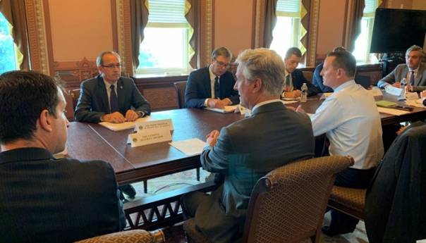 Hoti: Istorijski dan; Vučić: Priznanje Kosova nije tema