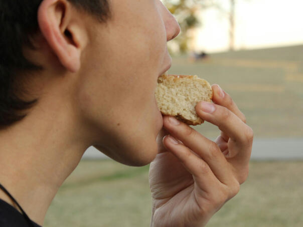 Hrana vam zapinje u grlu? To bi moglo biti znak ozbiljne bolesti