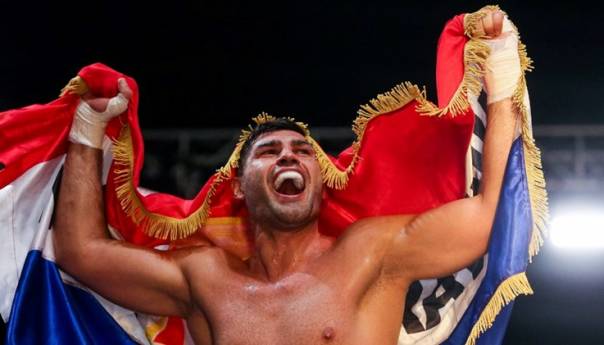 Hrgović u Las Vegasu nokautirao Ahmatovića i došao do 14. pobjede u karijeri