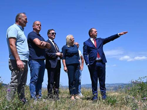 Hrnjić i Bradara posjetili Općinu Dobretići: Fokus na razvoj poljoprivrede