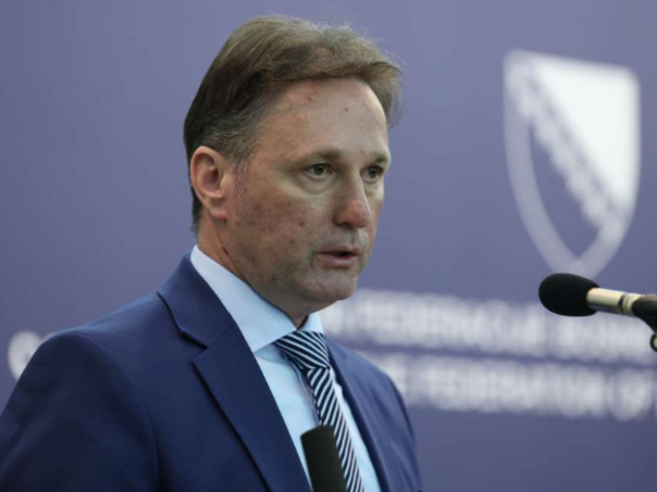 Hrnjić: Mladi mogu dobiti do 50.000 KM bespovratno