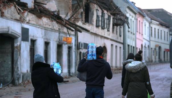 Hrvatska: Hrane ima, nedostaju grijalice i cerade